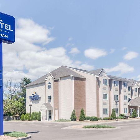 Microtel Inn & Suites Бат Екстериор снимка
