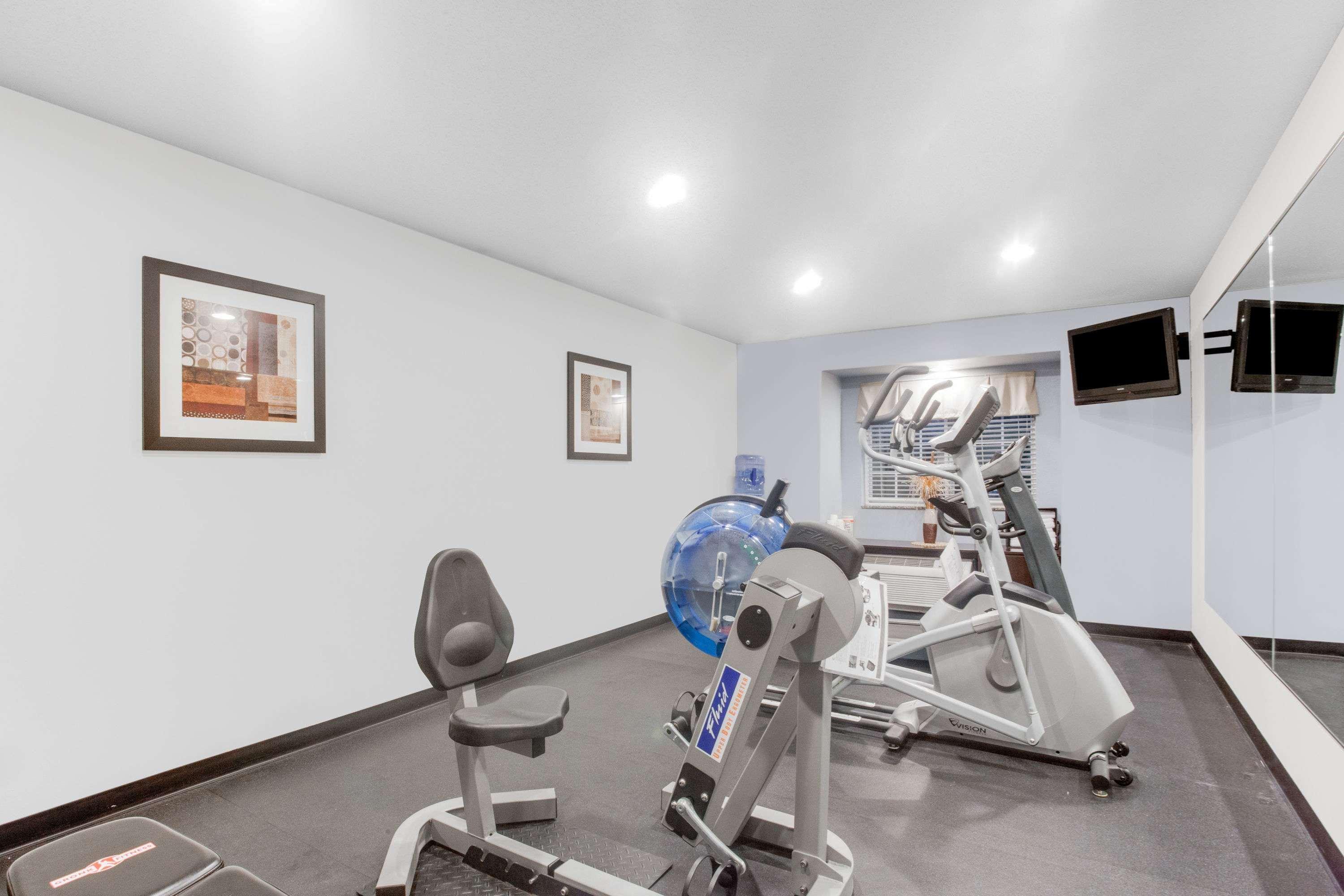 Microtel Inn & Suites Бат Екстериор снимка