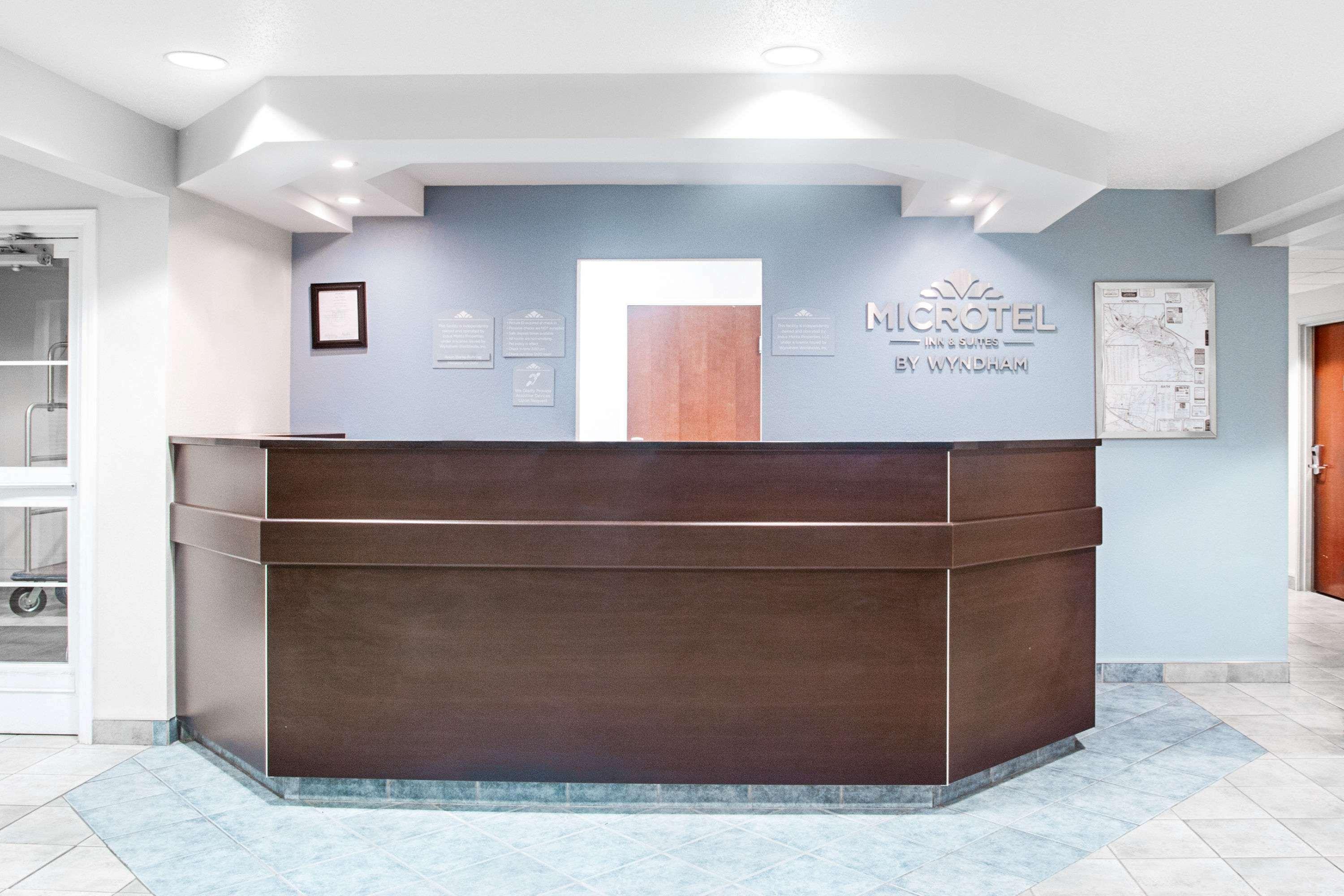 Microtel Inn & Suites Бат Екстериор снимка