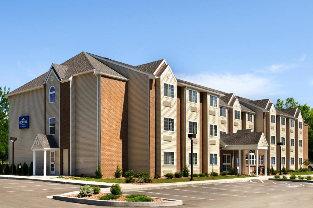 Microtel Inn & Suites Бат Екстериор снимка